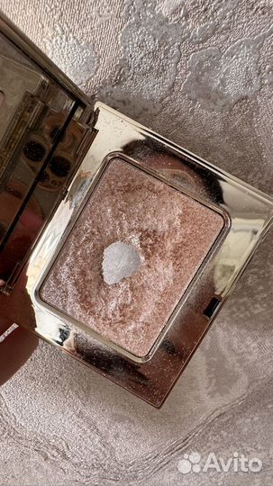 Пудры, румяна, хайлайтер Dior, Clarins, Guerlain