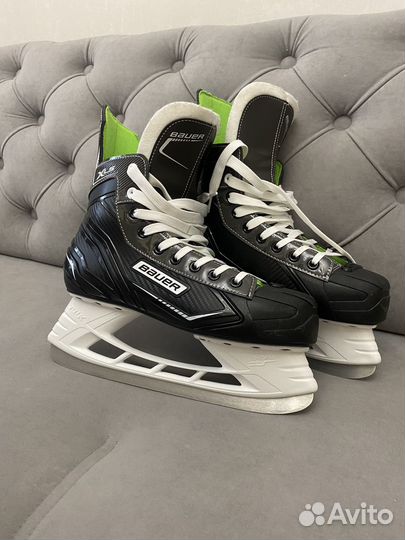 Коньки хоккейные 42 размер бауер