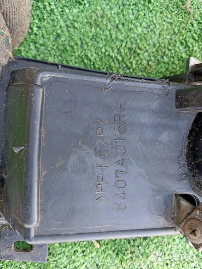 Фара противотуманная передняя правая Mitsubishi