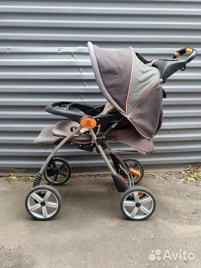 Прогулочная коляска