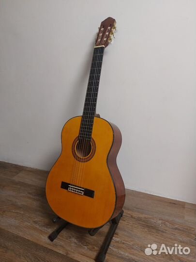 Классическая гитара новая yamaha c40