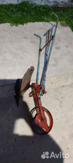 Ручной окучник