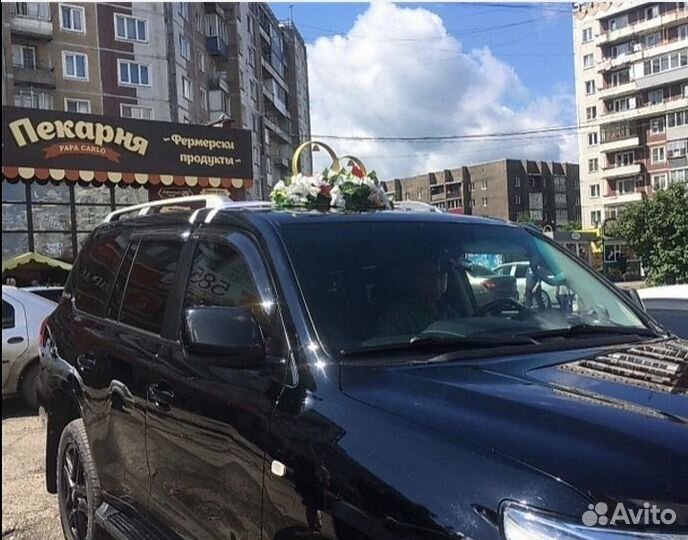 Свадебное украшение на машину