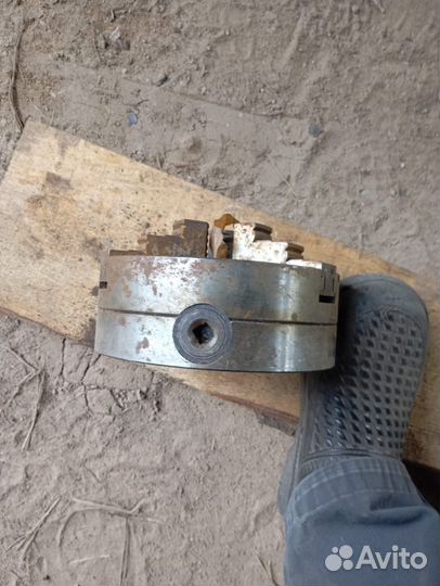 Токарный патрон 3 х кулачковый 200мм