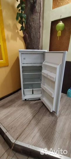 Холодильник маленький бу