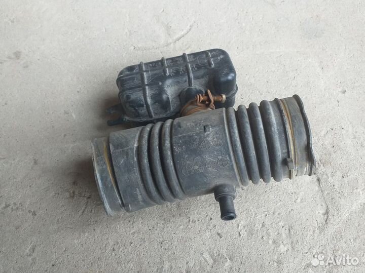 Патрубок воздушного фильтра Toyota Highlander 2