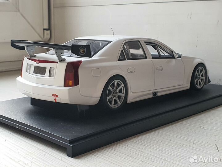 Cadillac CTS 1/18