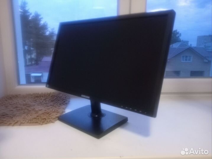 Монитор Samsung 22