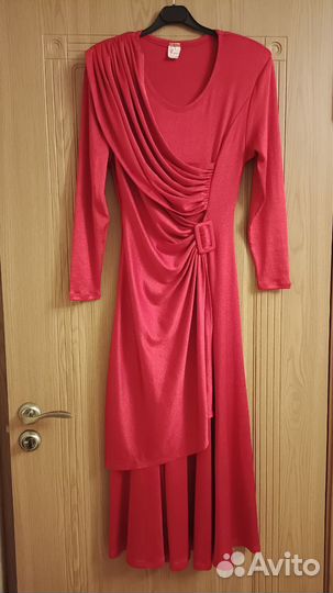 Платье красн, р. 42-44, очень эффектное, трикотаж