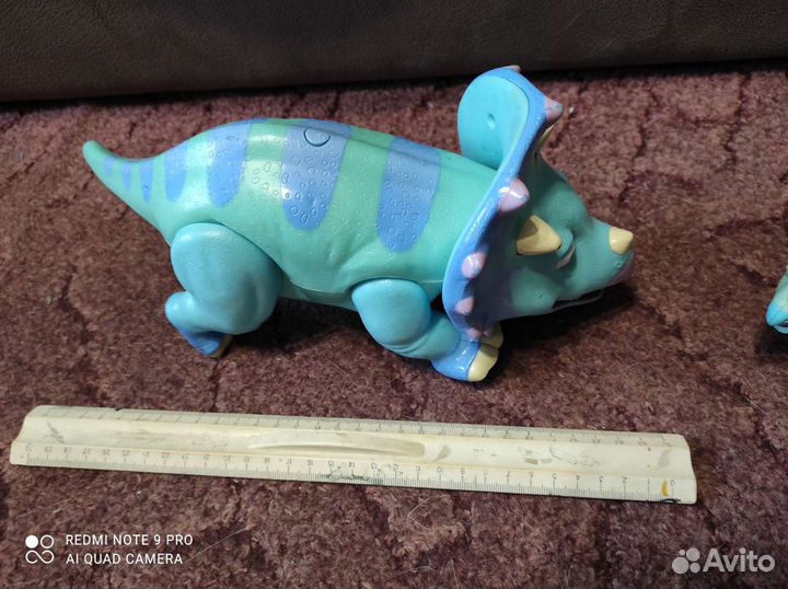 Динозавры игрушки