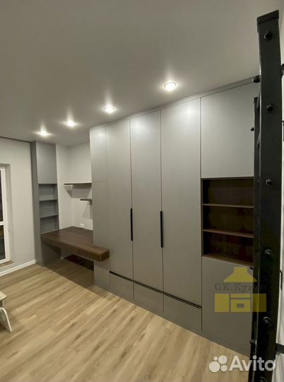 Зеркальный шкаф