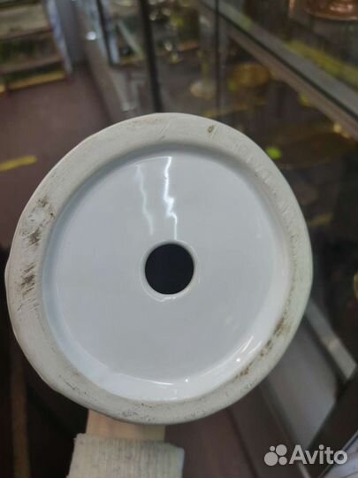 Фигурка фарфоровая Женщина с мешком