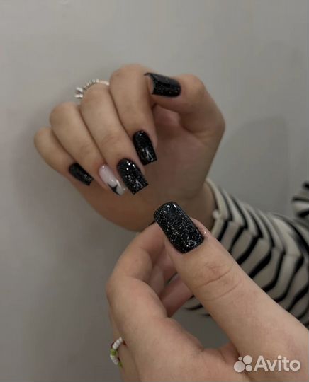 Маникюр в салоне