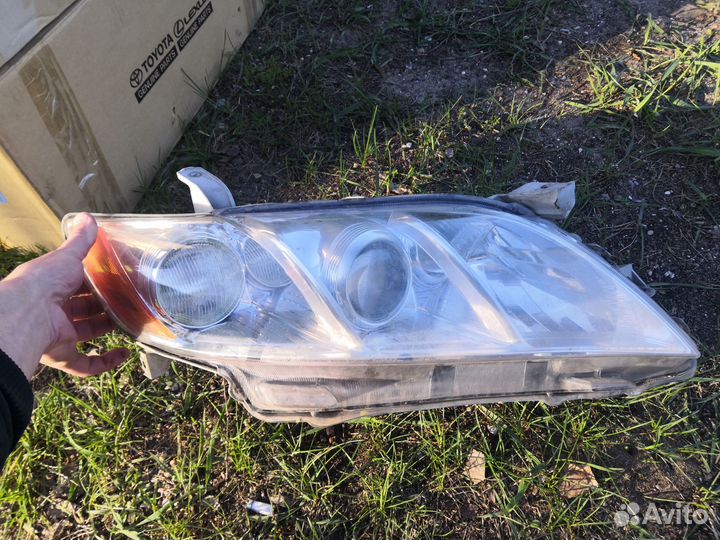 Оригинальные фары Toyota Camry дорест. 2008 ксенон