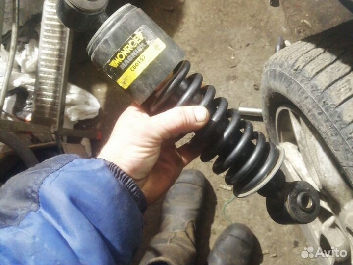 Амортизатор кабины мэрсэдэс