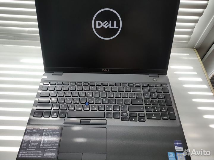 Ноутбук Dell Latitude бизнес класса