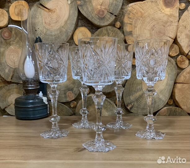 Огромный хрустальный фужер