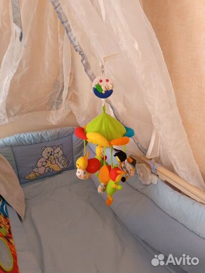 Мобиль на кроватку с двумя сменными блоками