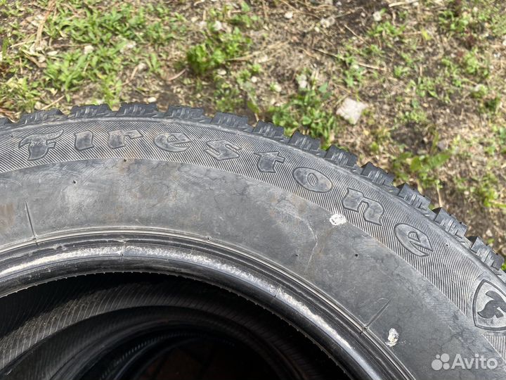 Firestone Ice Cruiser 7 215/65 R16