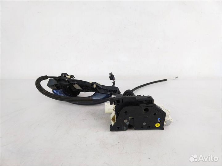 Замок двери задней левой ауди Q7 2005