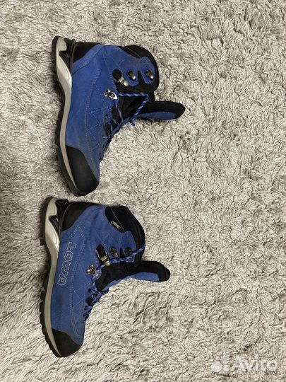 Треккинговые ботинки