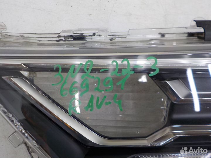 Фара левая Toyota RAV4