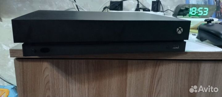 Xbox one x 1tb