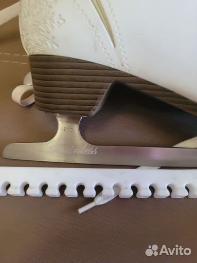 Коньки фигурные 38 размер