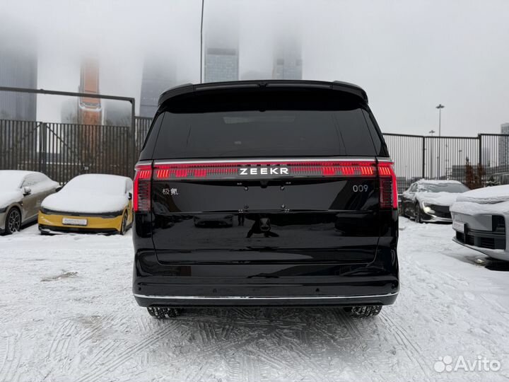 Zeekr 009 612 л.с. AT, 2024, 1 км