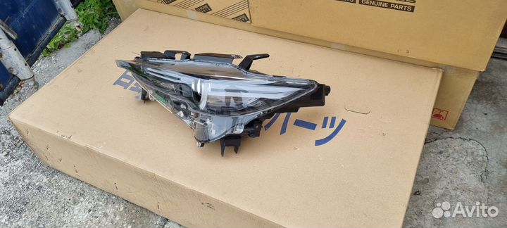 Фара передняя левая mazda 3 bp