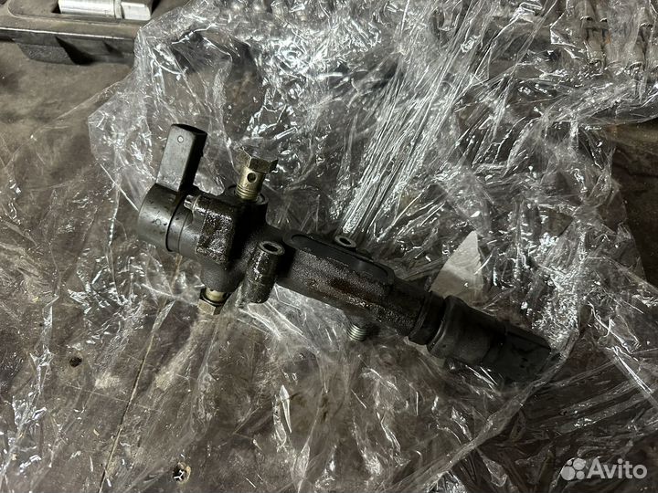 Топливная рампа audi a8d2 3.3tdi akf