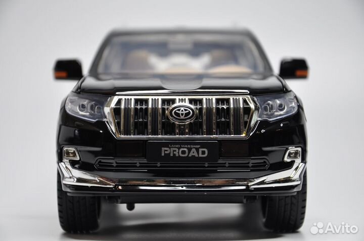 Модель авто Toyota Land Cruiser Prado 150 1:18 мет