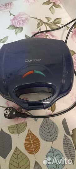 Электрическая вафельница бу