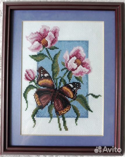 Картины вышиты крестом