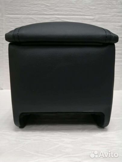 Подлокотник Hyundai I-30 (уп5)