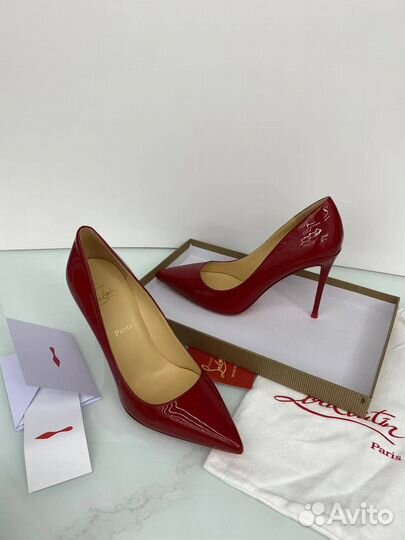 Туфли женские Christian Louboutin
