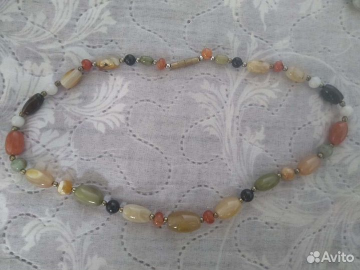 Агатовые бусы