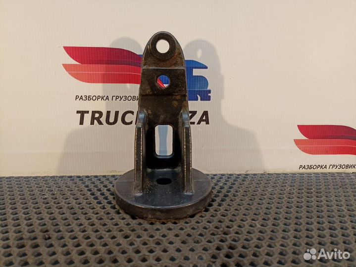 Кронштейн отбойника передней рессоры