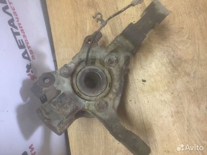 Кулак поворотный передний правый Opel Astra H