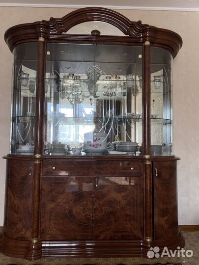 Шкаф сервант