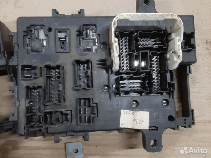 Блок предохранителей Nissan Primera P11