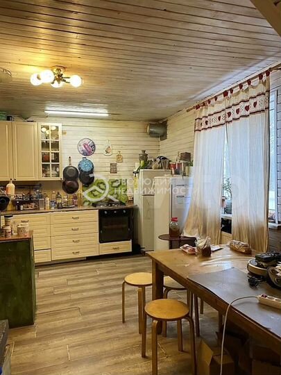 Дом 210 м² на участке 6 сот.