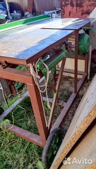 Циркулярный стол