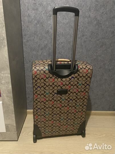 Чемодан на колесах