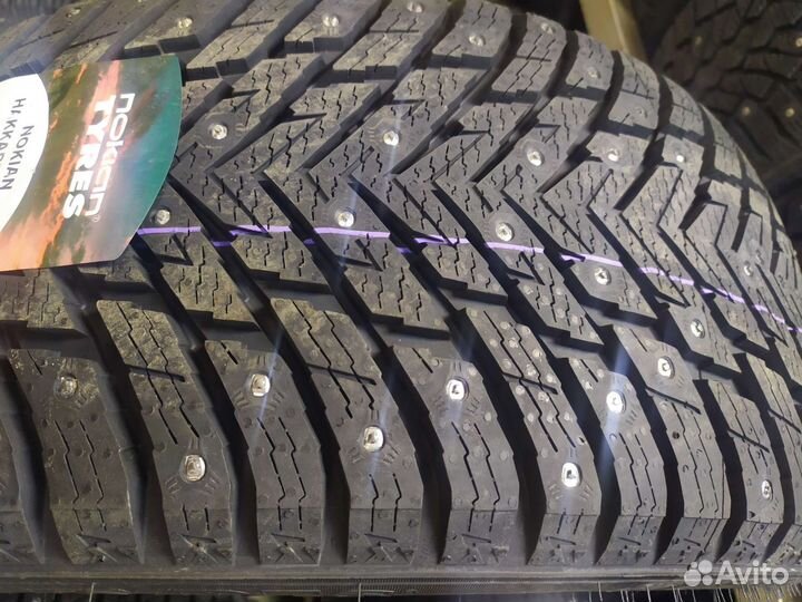 Nokian Tyres Hakkapeliitta 10p SUV 215/60 R17