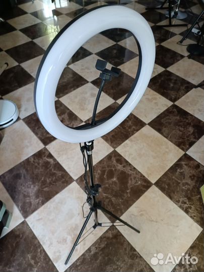 Кольцевая лампа 30 см