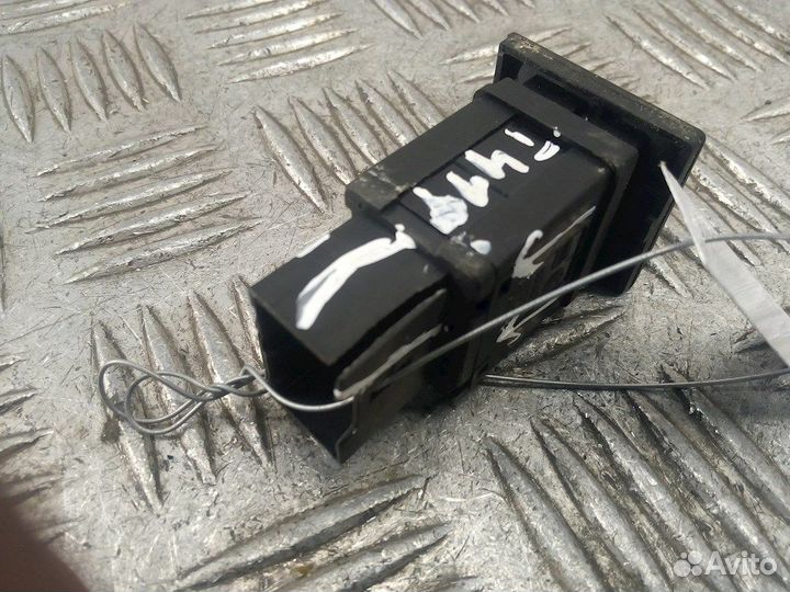 Кнопка для Volkswagen Transporter (T5)