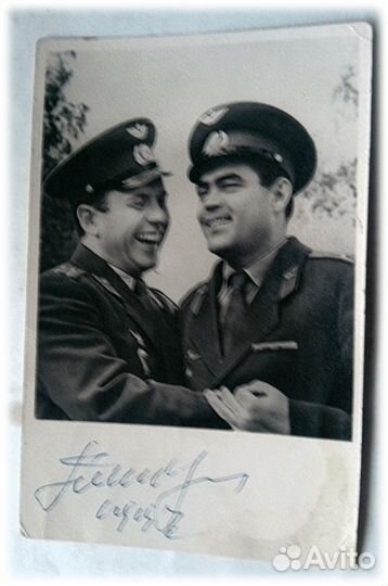 Автографы космонавты Николаев Попович Титов др