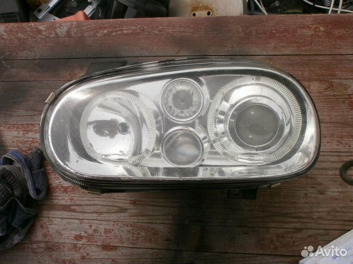 Фара Volkswagen Golf