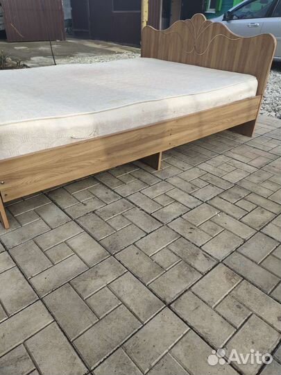 Кровать и матрас бу 140*190
